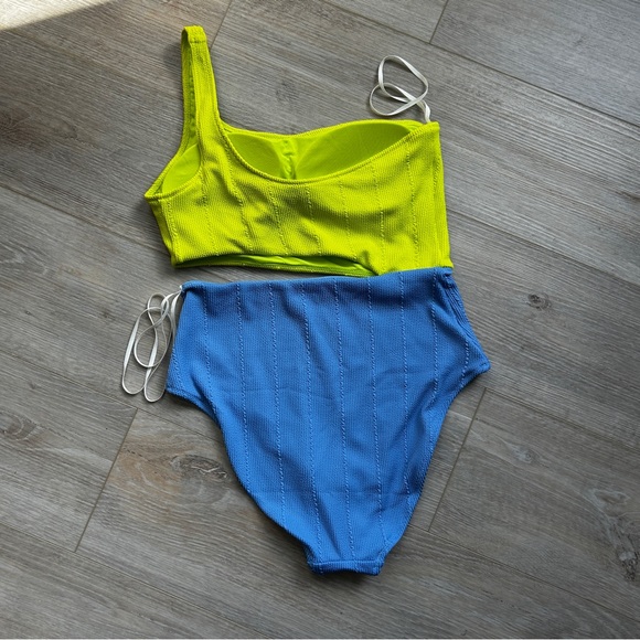Aerie NWOT Crinkle Asymmetrical Cut Out Yellow and Blue One Piece Swimsuit - Picture 6 of 10